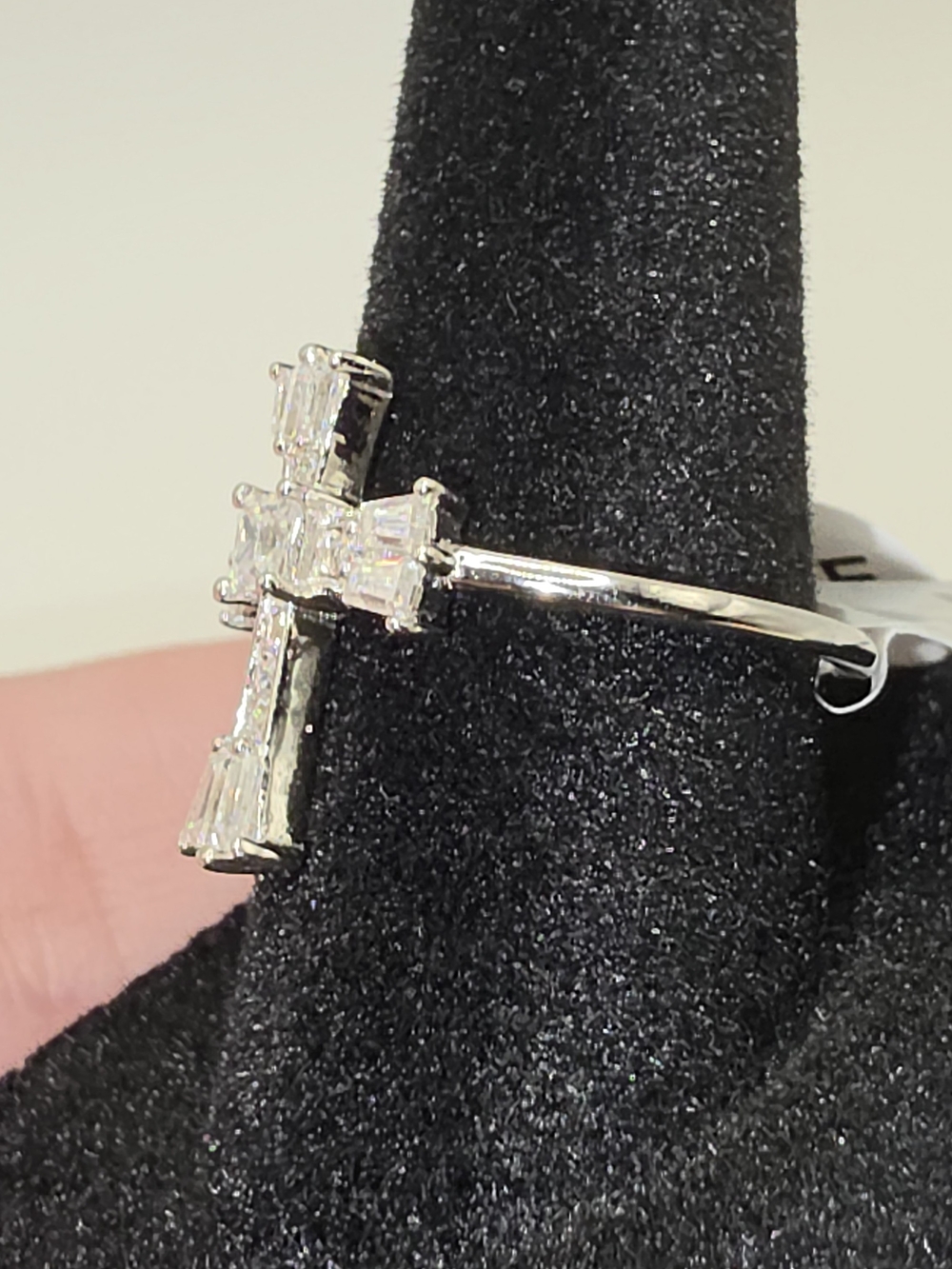 Moissanite Cross Ring S925 Size 7 - Picture 9 of 9